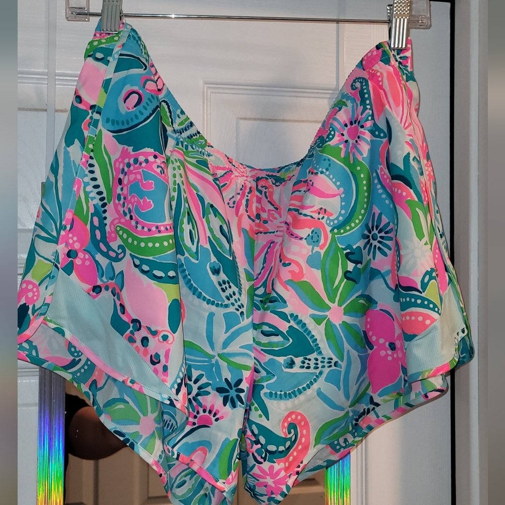 Lilly Pulitzer  Ocean Trail shorts in Golden Hour